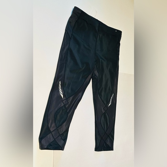 CW-X Pants - Women's CW-X Endurance Generator Joint and Muscle Support 3/4 Tights Size: Large